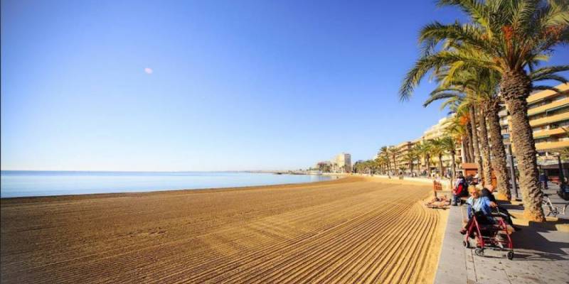 Leter du etter hus på Torrevieja-stranden?