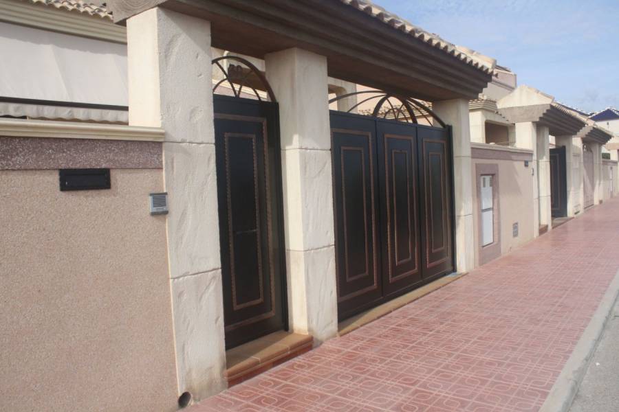 Sale - Terraced house - Los altos - Torrevieja
