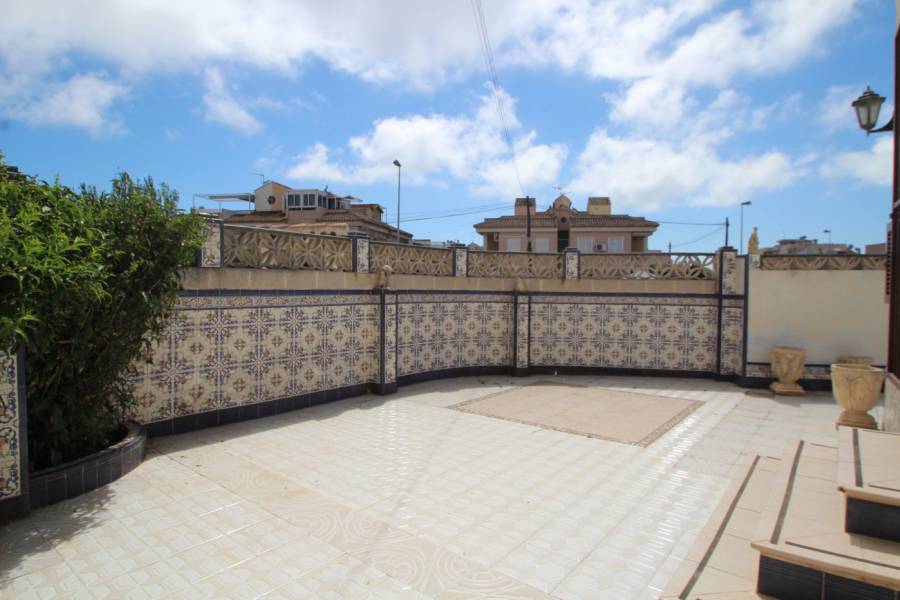 Sale - Terraced house - Aguas nuevas 1 - Torrevieja