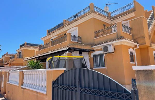 Terraced house - Sale - Sector 25 - Torrevieja