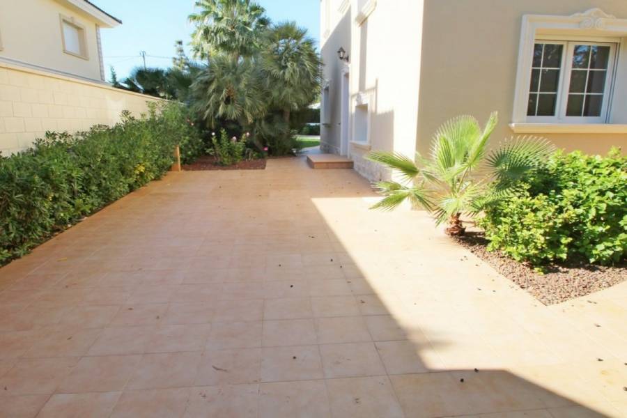 Sale - Luxury Villa - Cabo Roig