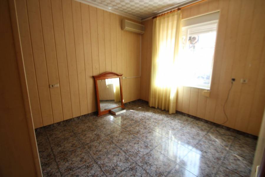 Sale - House - Centro - Torrevieja