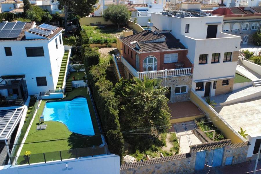 Venta - Chalet - Los balcones - Torrevieja