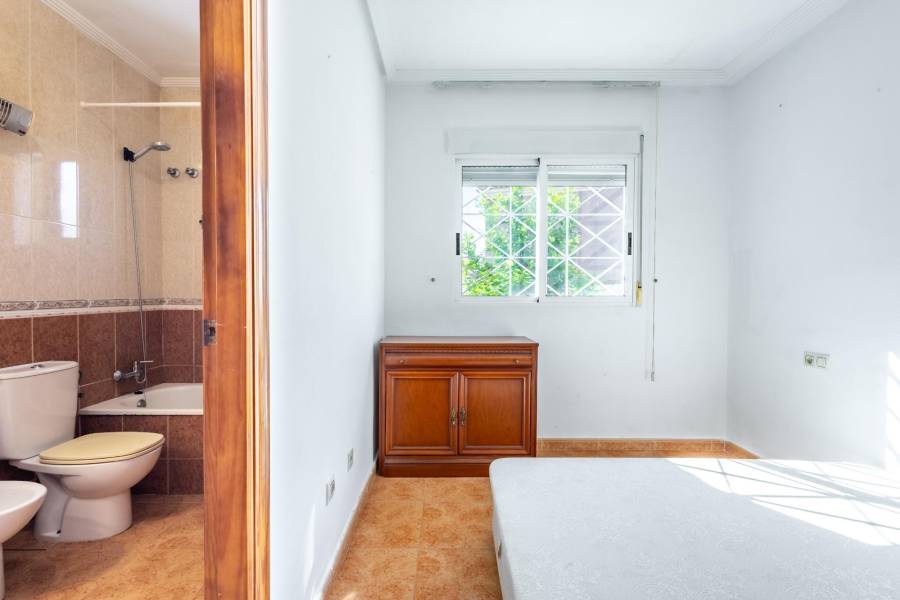 Verkauf - Einfamilienhaus - La Siesta - El Salado - Torreta - Torrevieja