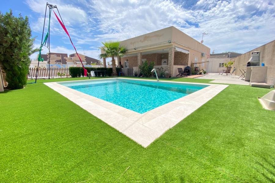 Venta - Chalet - Torreta florida - Torrevieja