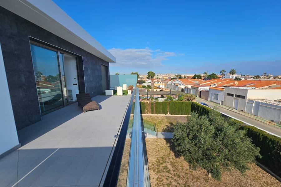 Venta - Villa de Lujo - Los Angeles - Torrevieja
