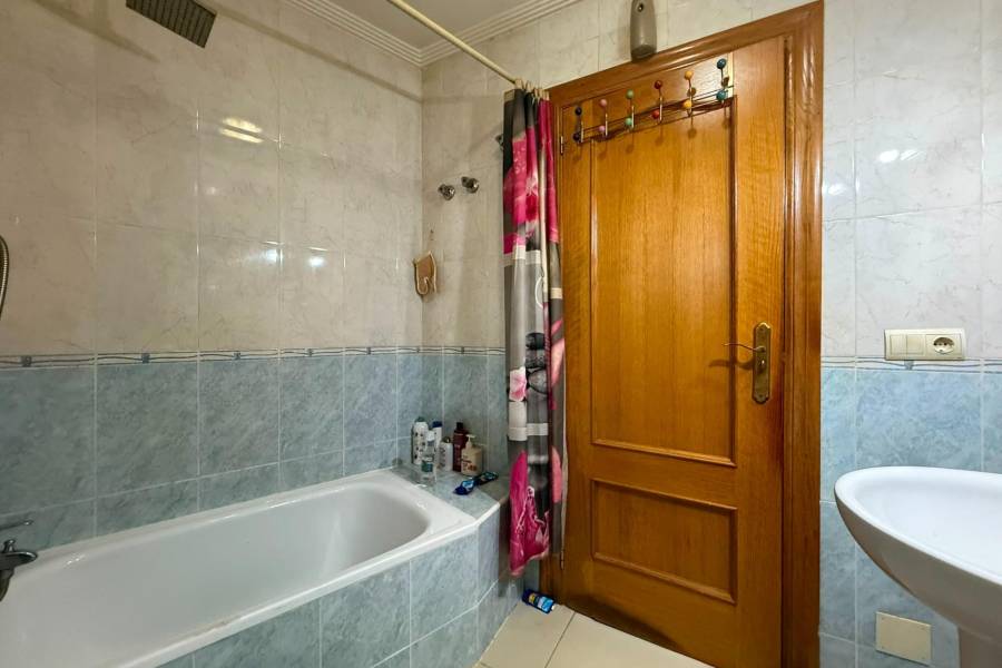 Venta - Apartamento - Paseo maritimo - Torrevieja