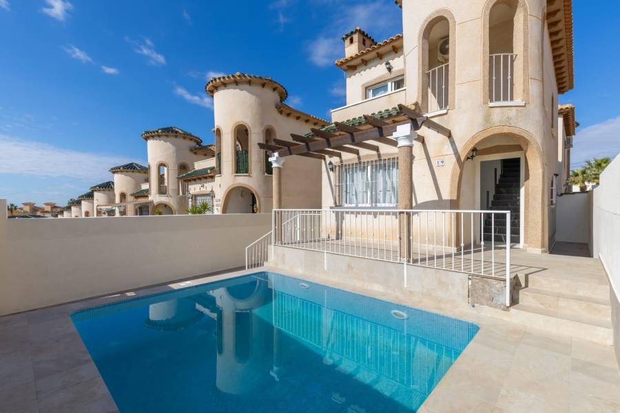 Venta - Chalet - Las filipinas - San Miguel de Salinas