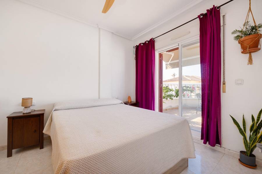 Verkauf - Einfamilienhaus - Aguas Nuevas - Torrevieja