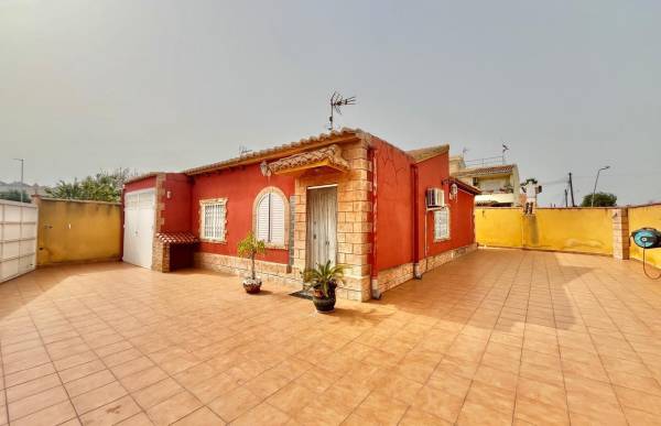 Chalet - Venta - Los Balcones - Los Altos del Edén - Torrevieja