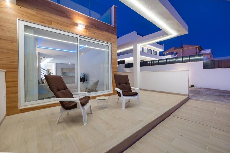 Sale - Villa - Zona los Frutales - Torrevieja
