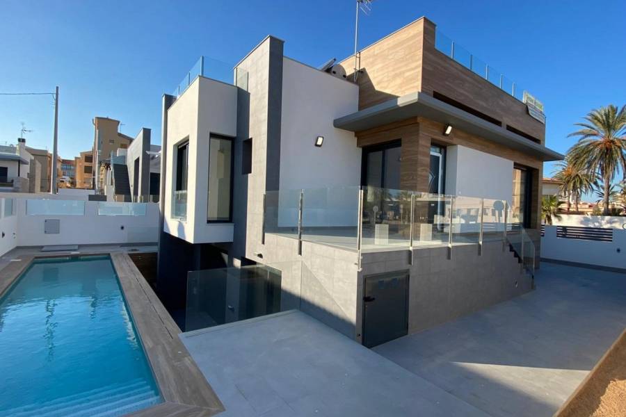 Venta - Villa - La Mata pueblo - Torrevieja