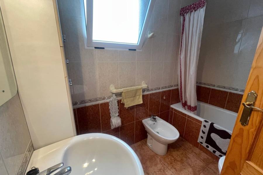 Venta - Apartamento - Playa de los locos - Torrevieja