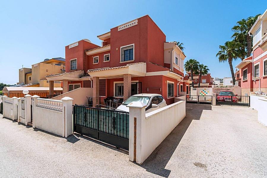 Venta - Adosado - Los balcones - Torrevieja