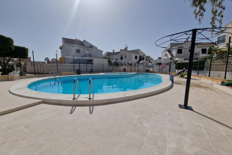 Vente - Bungalow Étage Haut - Aguas nuevas 2 - Torrevieja