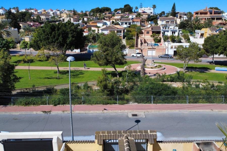 Venta - Chalet - Los balcones - Torrevieja