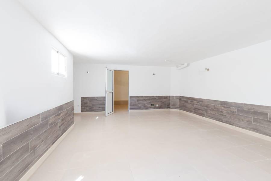 Venta - Chalet - Las filipinas - San Miguel de Salinas