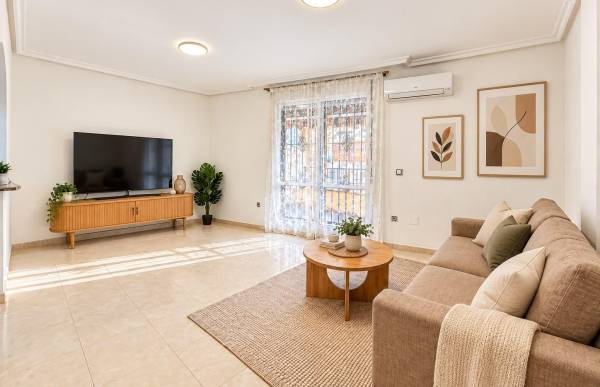 Terraced house - Sale - Aguas nuevas 1 - Torrevieja
