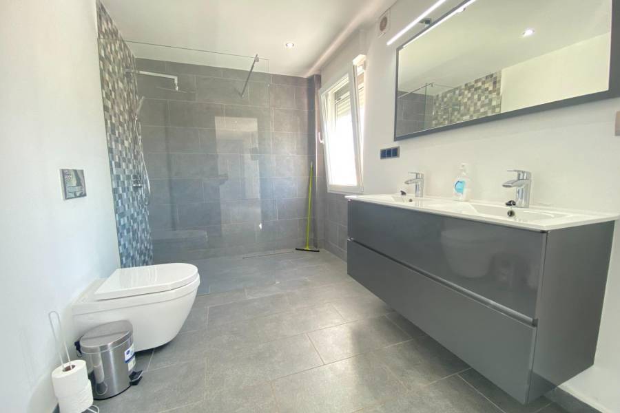 Venta - Villa de Lujo - Aldea del mar - Torrevieja