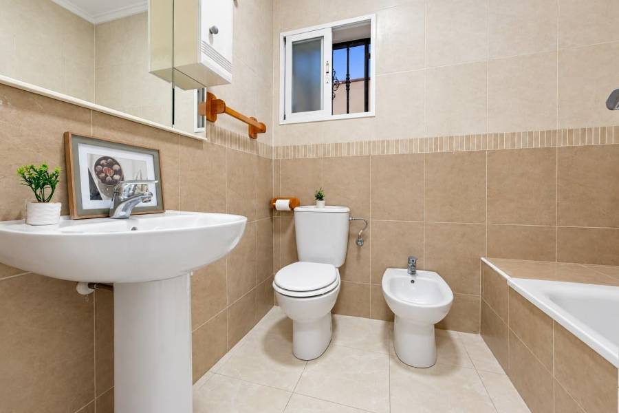 Verkauf - Reihenhaus - Aguas nuevas 1 - Torrevieja