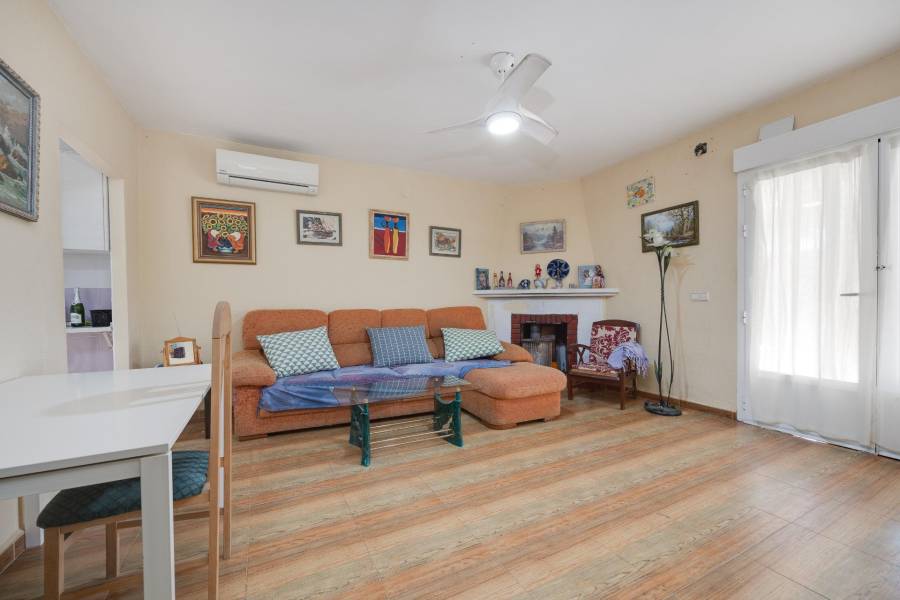 Venta - Chalet - Los balcones - Torrevieja