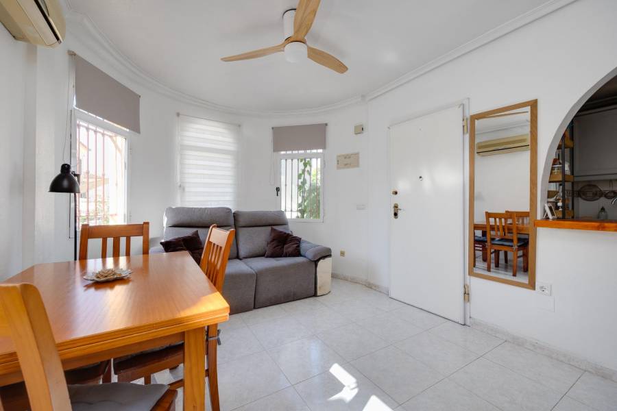 Verkauf - Einfamilienhaus - Aguas Nuevas - Torrevieja