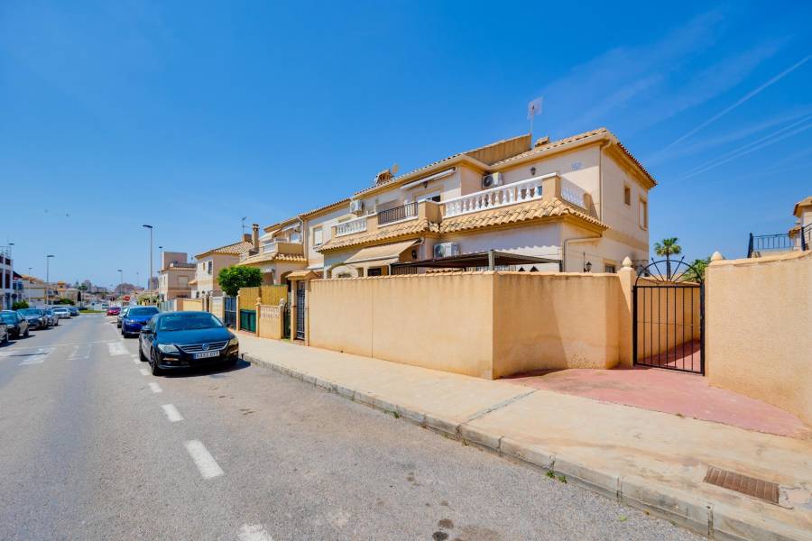 Venta - Bungalow Planta Alta - Aguas Nuevas - Torrevieja