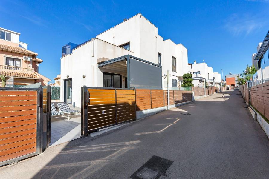 Venta - Villa - Sector 25 - Torrevieja