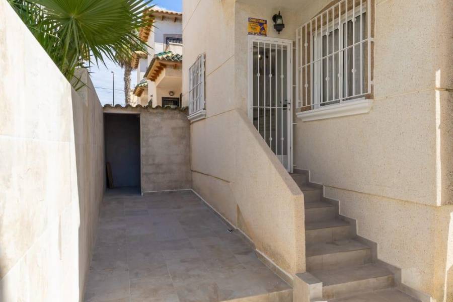 Venta - Chalet - Las filipinas - San Miguel de Salinas