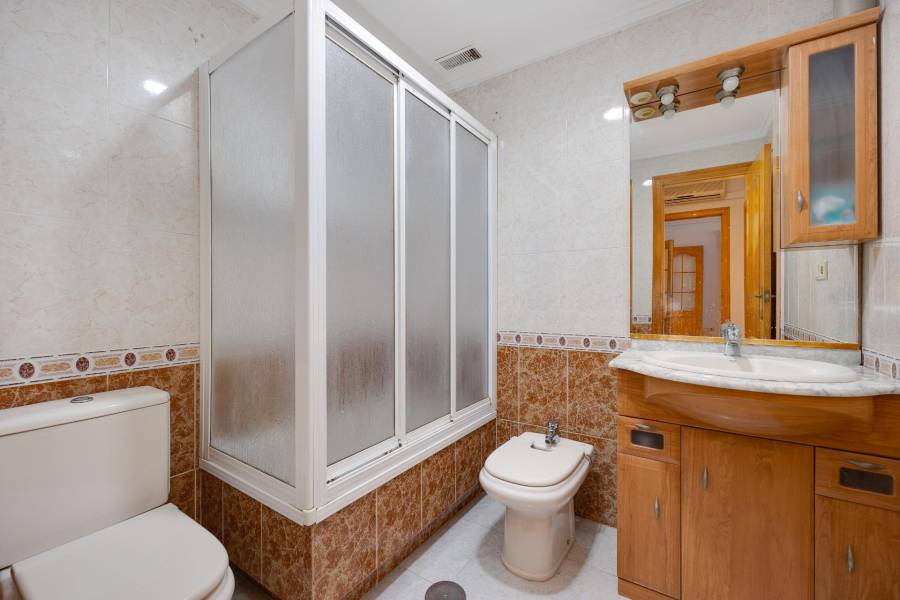 Venta - Apartamento - Estacion de autobuses - Torrevieja