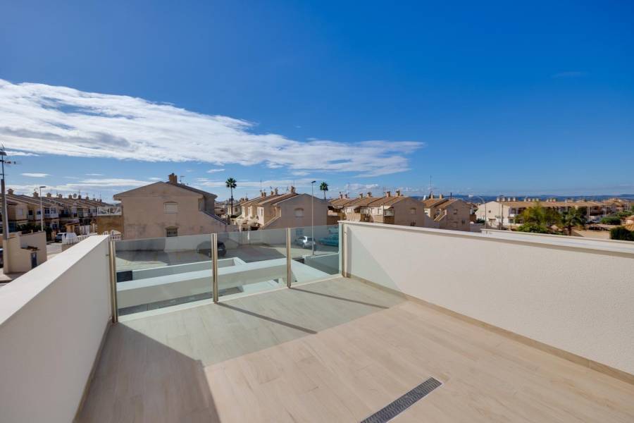 Sale - Villa - Zona los Frutales - Torrevieja