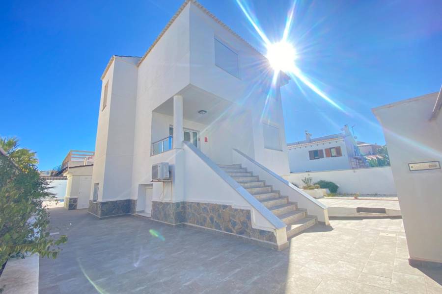 Venta - Villa de Lujo - Aldea del mar - Torrevieja
