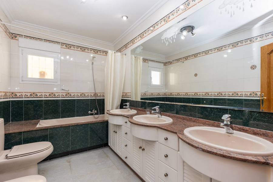 Försäljning - Villa - Torreta florida - Torrevieja