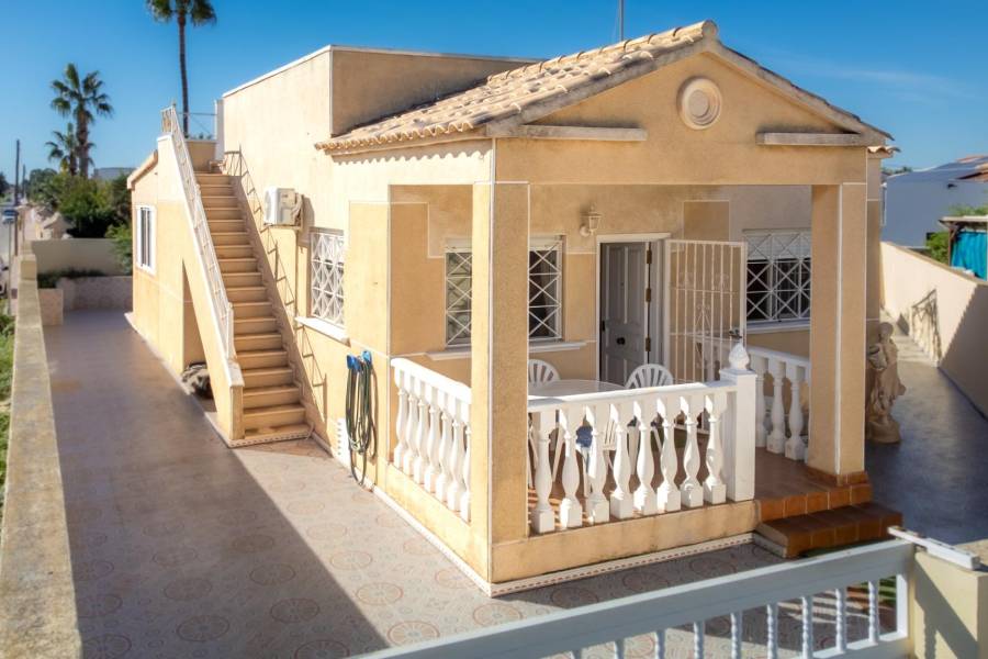 Verkauf - Einfamilienhaus - La Siesta - El Salado - Torreta - Torrevieja