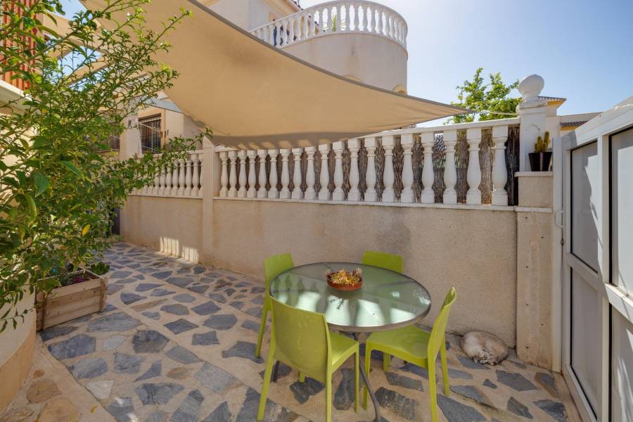 Verkauf - Einfamilienhaus - Aguas Nuevas - Torrevieja