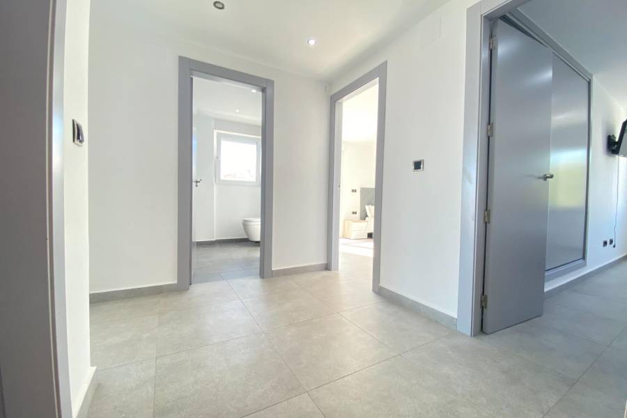 Venta - Villa de Lujo - Aldea del mar - Torrevieja
