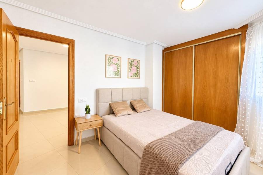 Venta - Apartamento - Paseo maritimo - Torrevieja