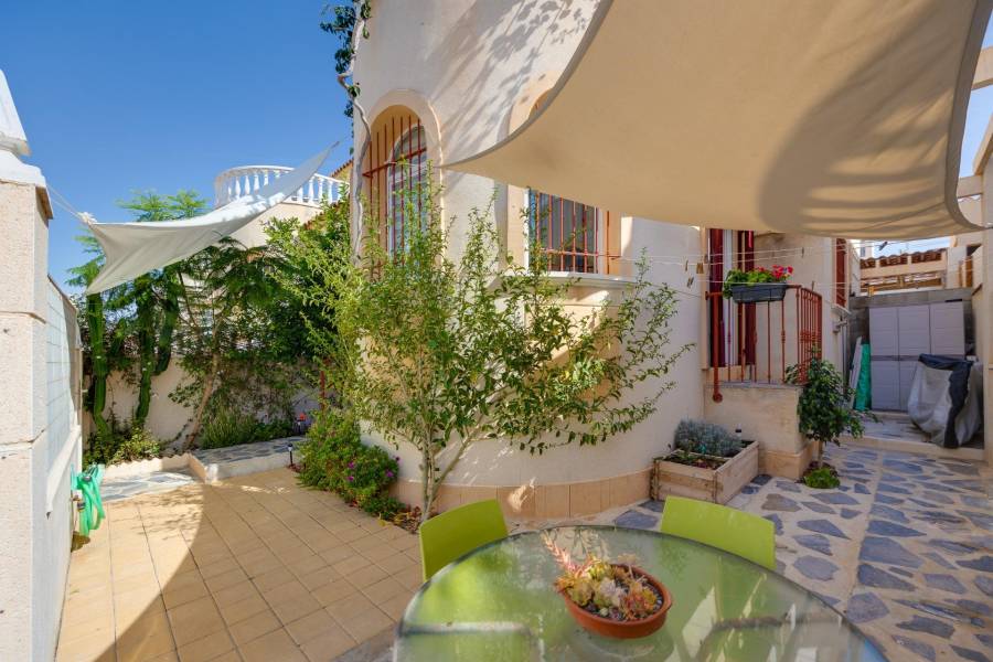 Verkauf - Einfamilienhaus - Aguas Nuevas - Torrevieja