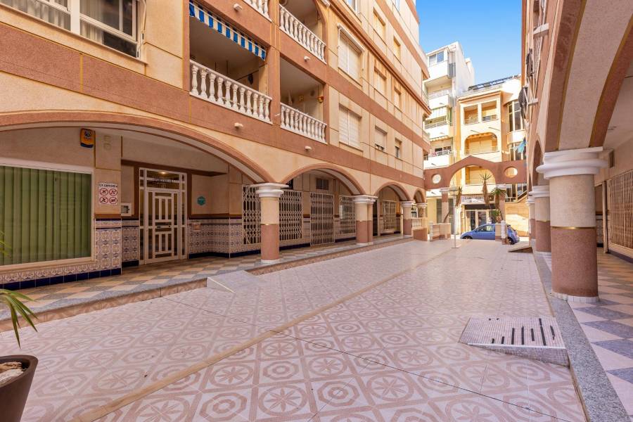 Venta - Apartamento - La Mata - Torrevieja