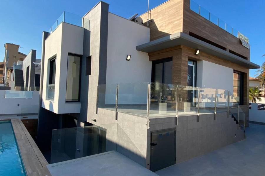 Venta - Villa - La Mata pueblo - Torrevieja