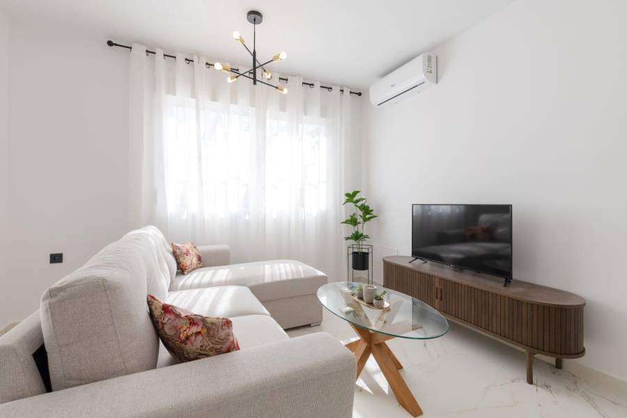 Venta - Chalet - Las filipinas - San Miguel de Salinas