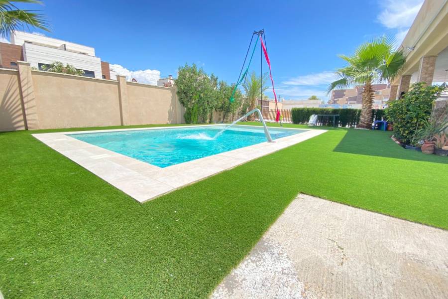 Venta - Chalet - Torreta florida - Torrevieja