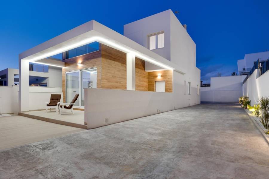 Sale - Villa - Zona los Frutales - Torrevieja
