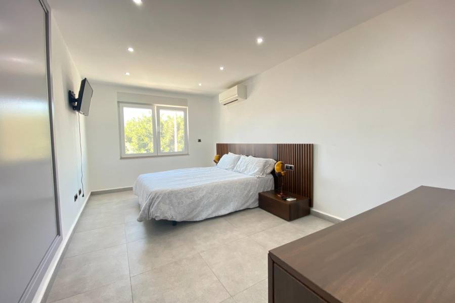 Venta - Villa de Lujo - Aldea del mar - Torrevieja