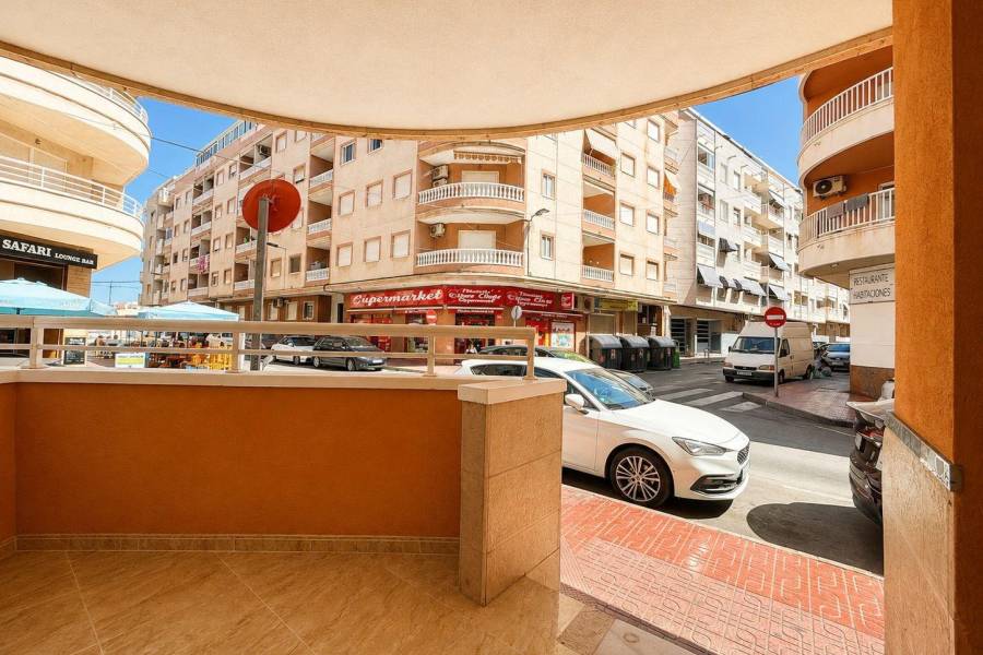 Försäljning - Lägenhet på bottenvåni - Playa del Cura - Torrevieja