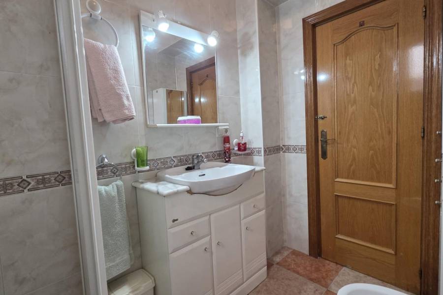 Venta - Apartamento - Estacion de autobuses - Torrevieja