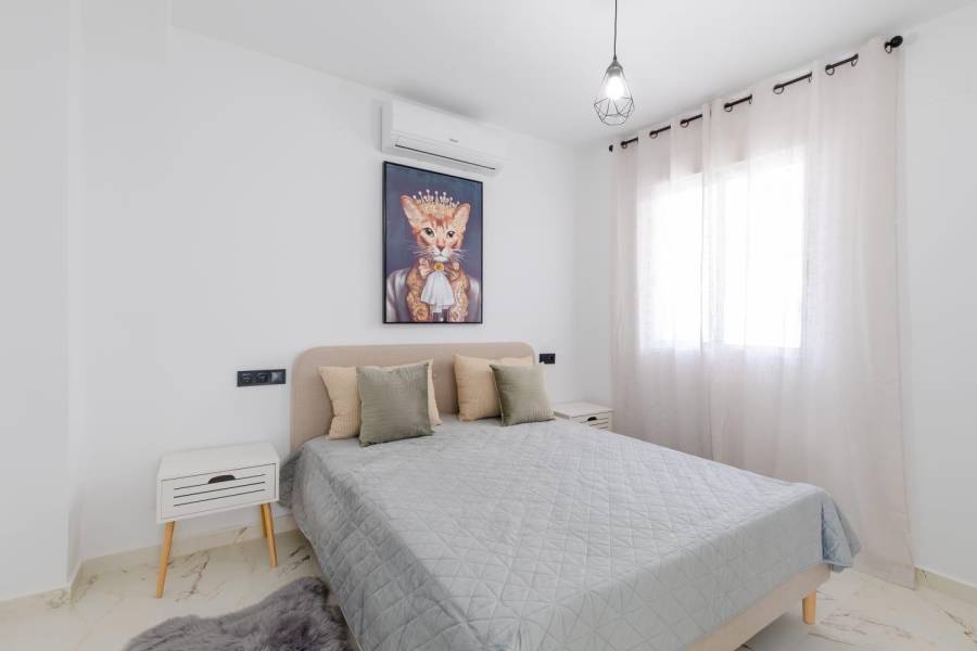 Venta - Chalet - Las filipinas - San Miguel de Salinas