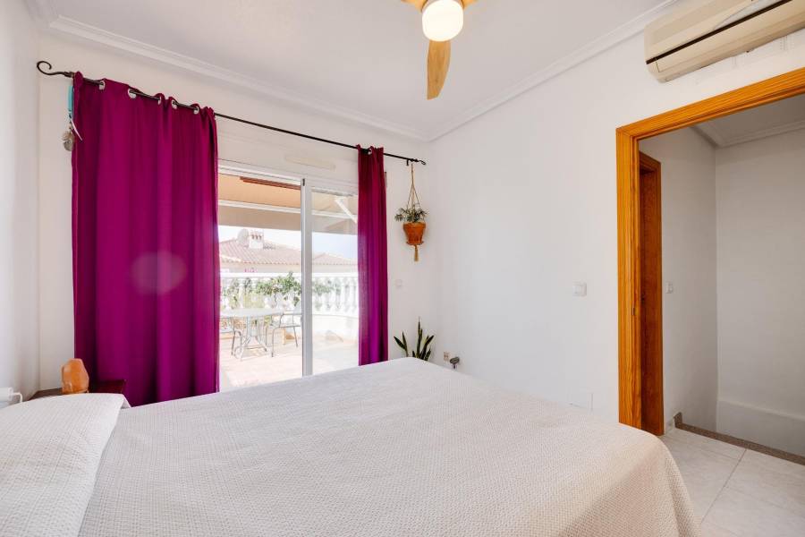 Verkauf - Einfamilienhaus - Aguas Nuevas - Torrevieja