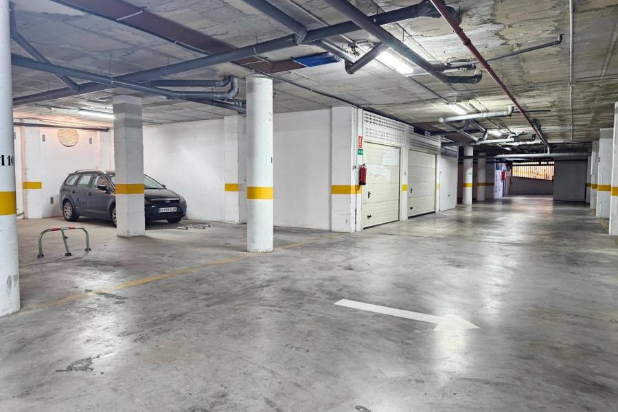 Sale - Garage - Estacion de autobuses - Torrevieja