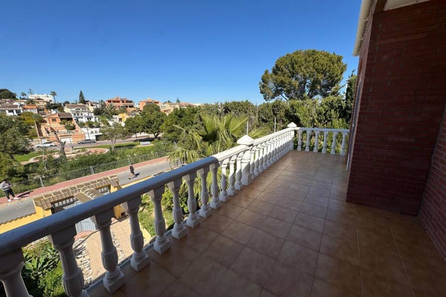 Venta - Chalet - Los balcones - Torrevieja